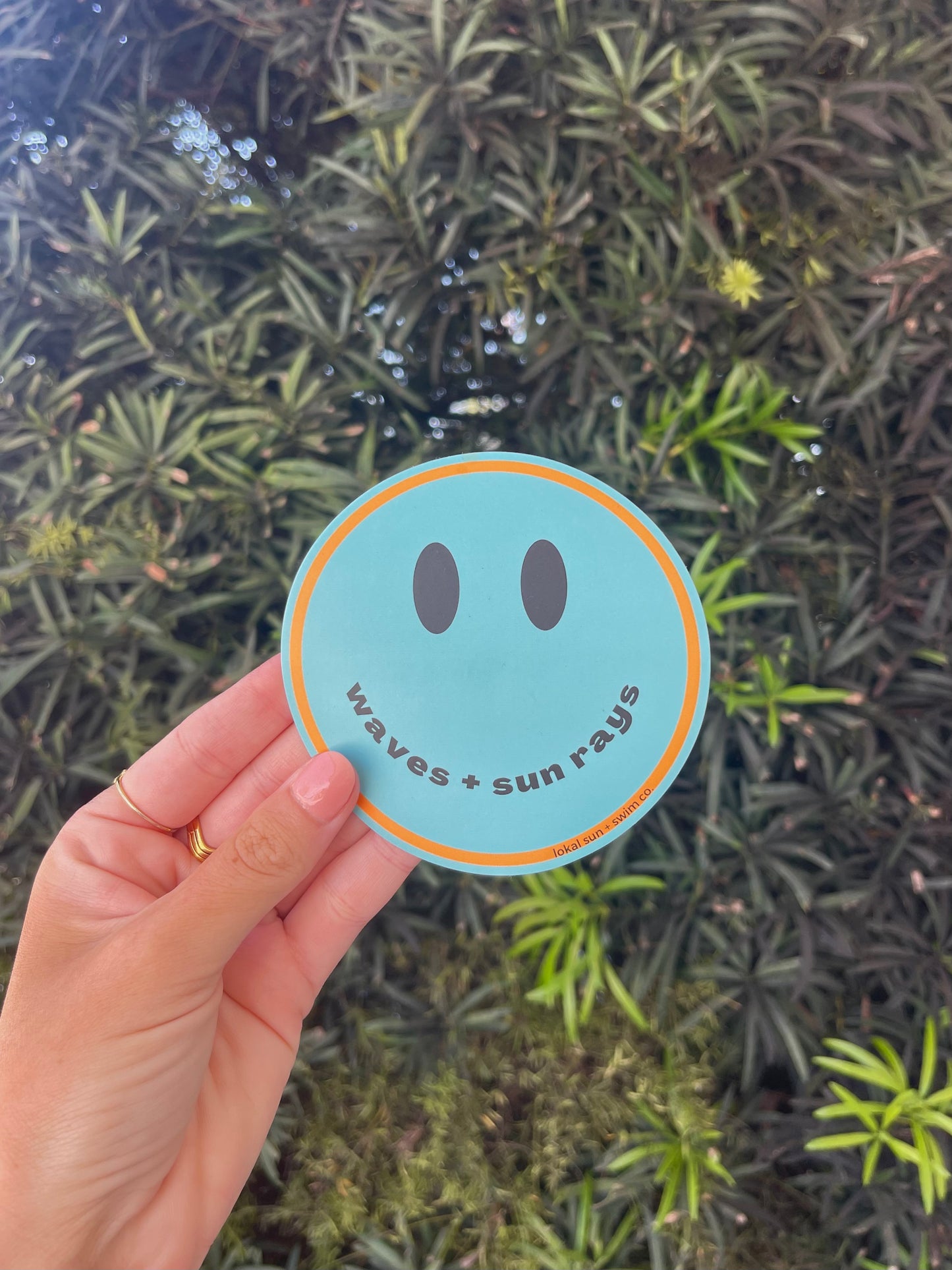 Lokal Smiley Waves & Sun Rays Sticker