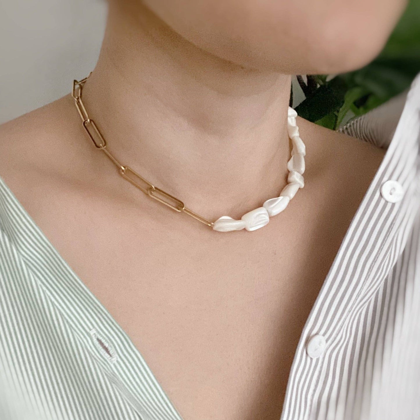 Chain & Shell Pearl Necklace